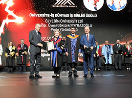 Özyeğin Üniversitesi, YÖK 2022 Üstün Başarı Ödülleri’nde Üniversite-İş Dünyası İş Birliği Ödülü’nün Sahibi Oldu